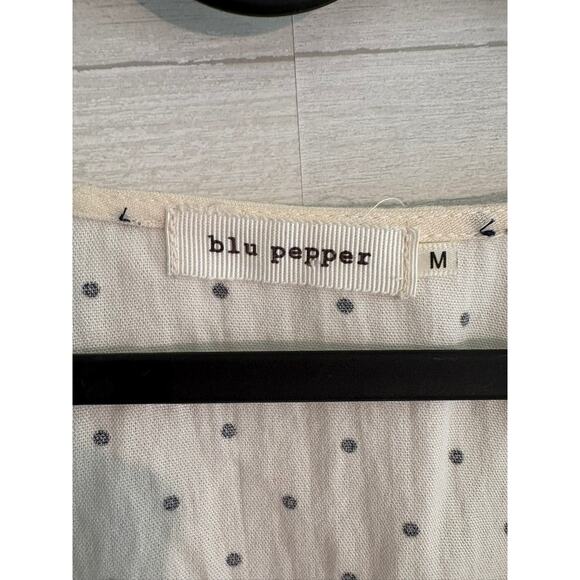 Cropped wrap blouse, polka dot detail - Picture 3 of 4